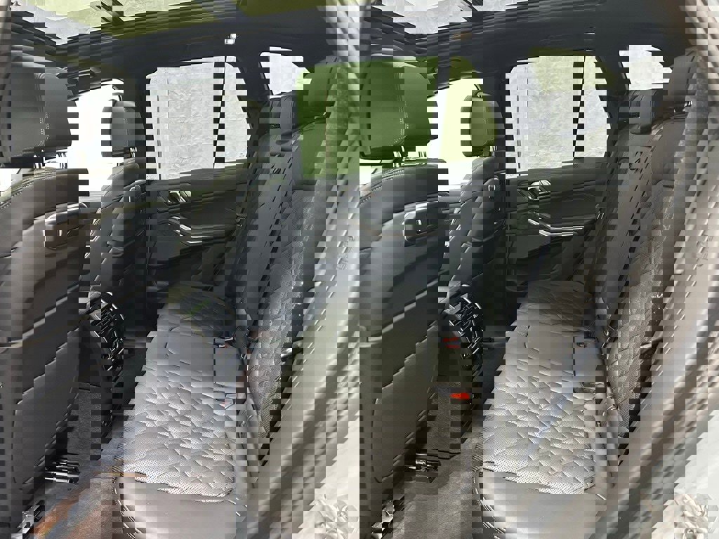 Used 2026 BMW X5 xDrive50e image 44