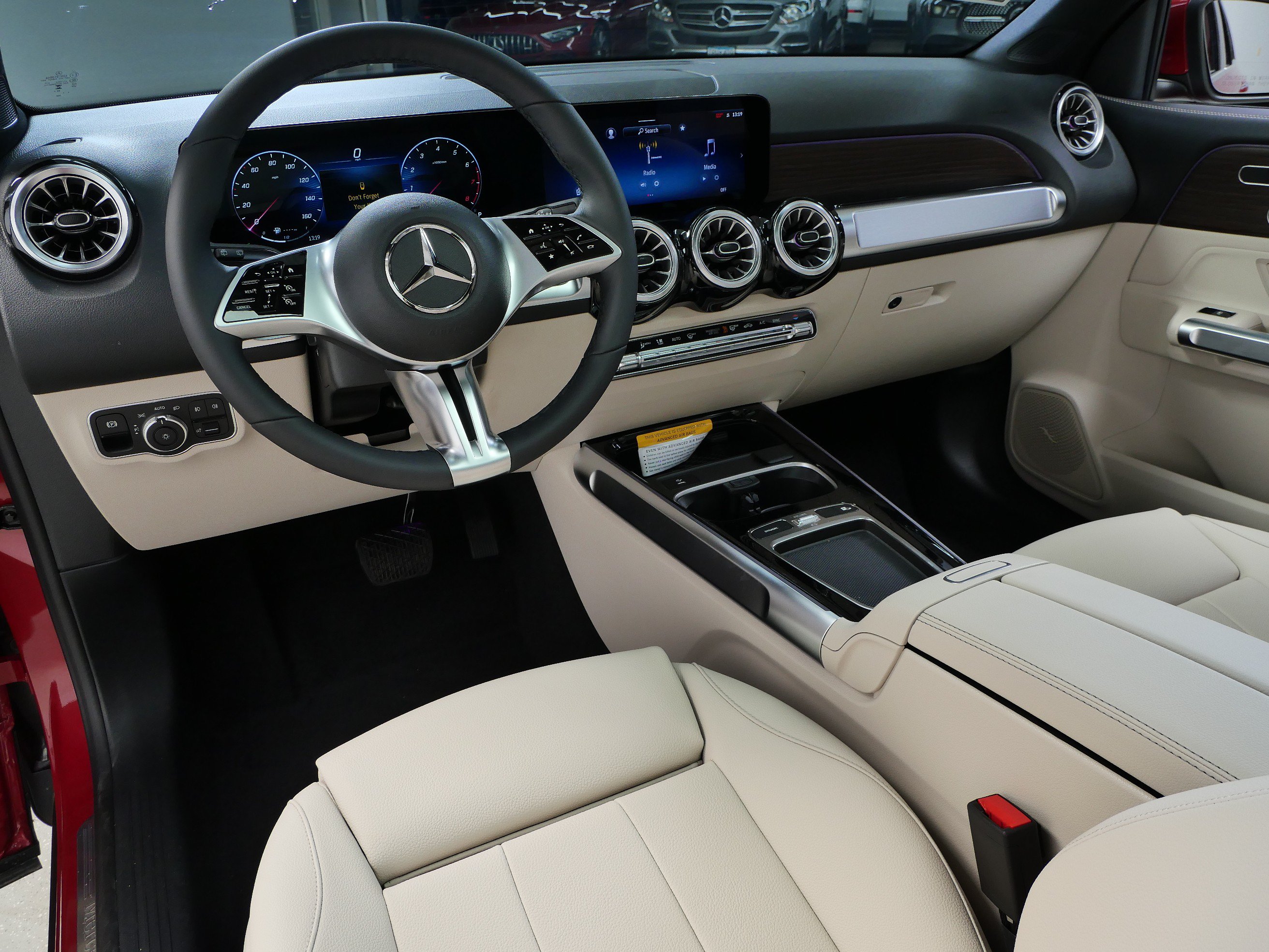 New 2026 Mercedes-Benz GLB 250 4MATIC image 3