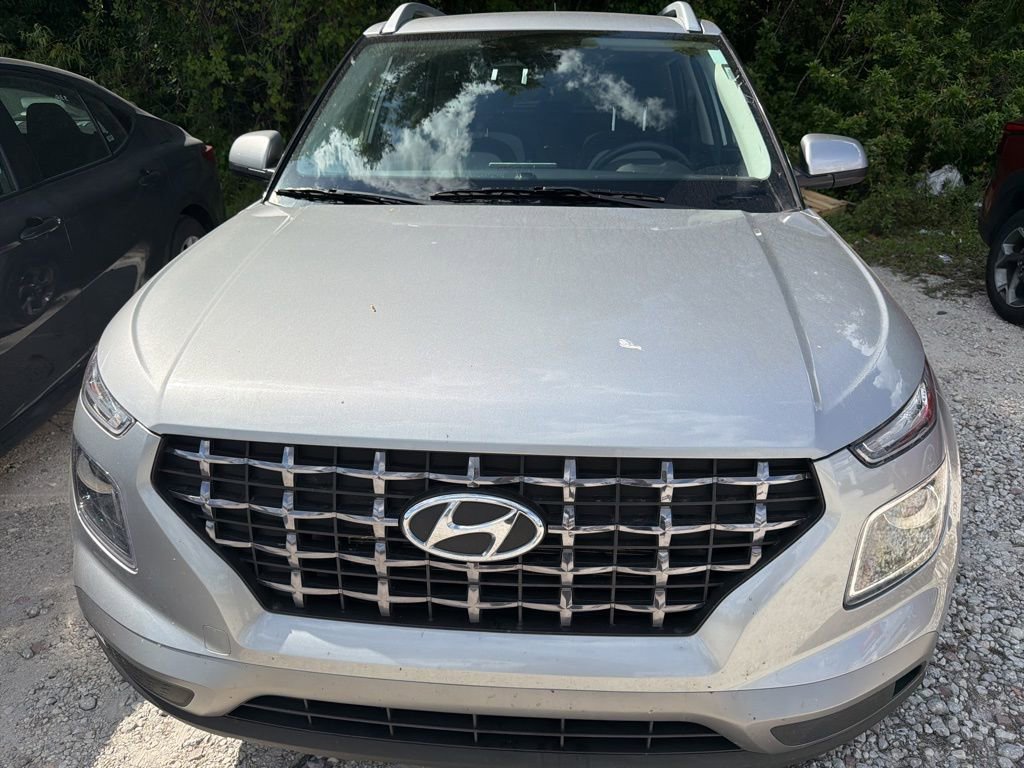 Used 2025 Hyundai Venue SEL FWD image 6