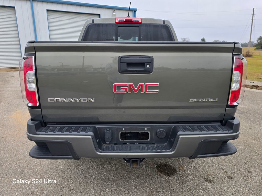Used 2018 GMC Canyon Denali image 4