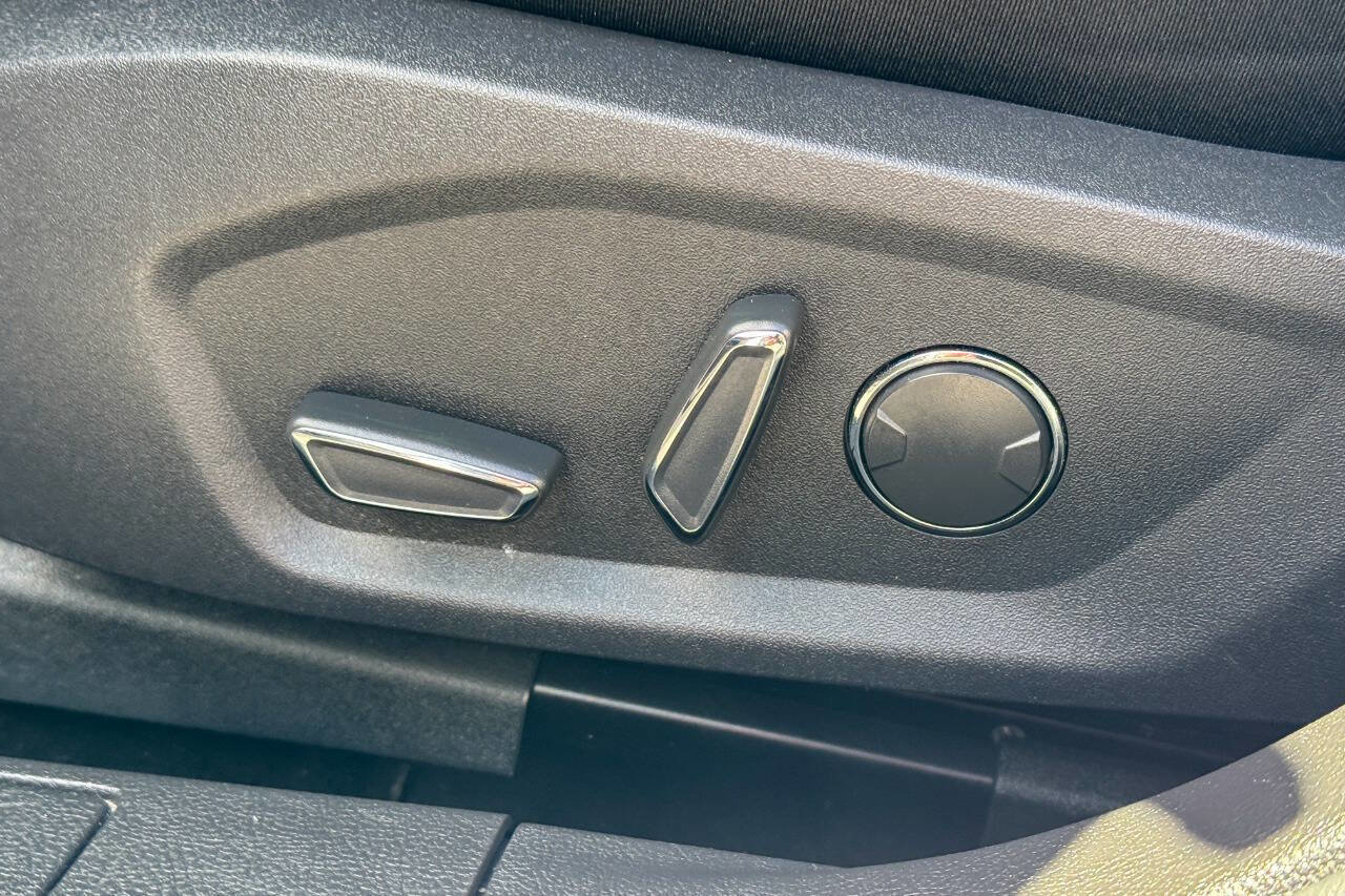 Used 2015 Ford Fusion SE image 23