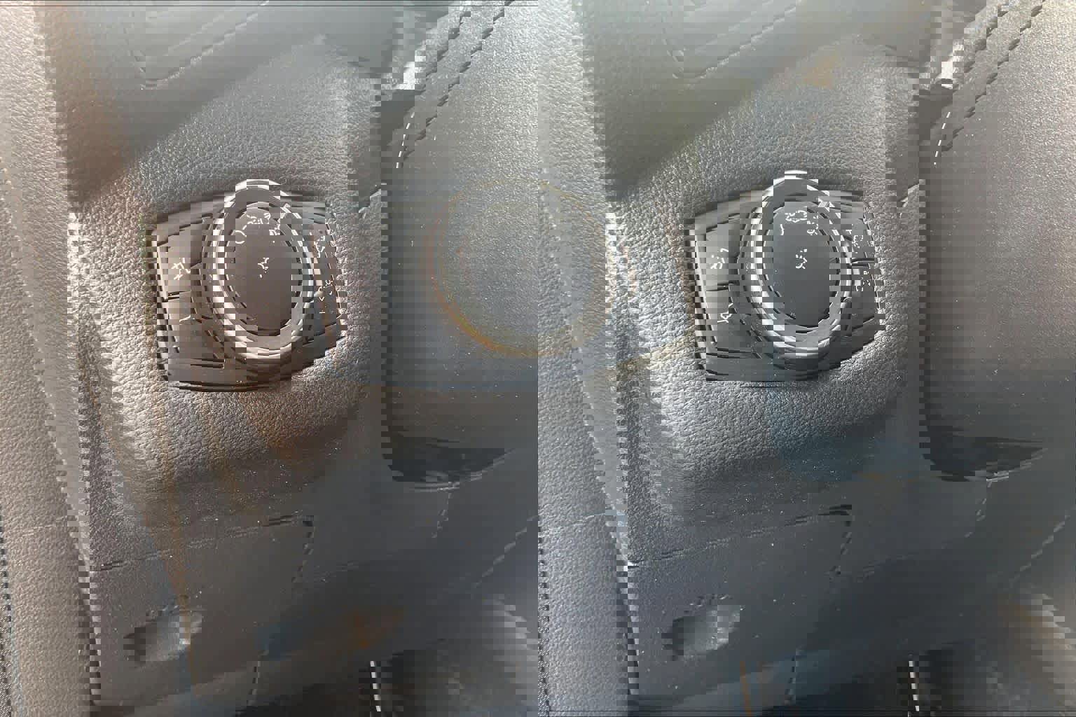 Used 2019 Ford Escape SEL image 33