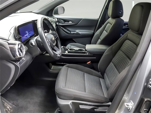 Used 2025 Chevrolet Equinox LT image 8