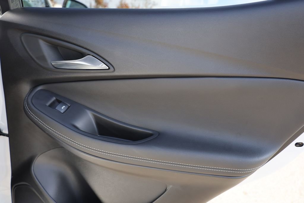 Used 2022 Buick Encore GX Select image 33