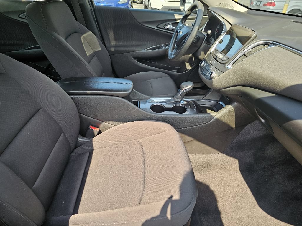 Used 2021 Chevrolet Malibu LT FWD image 36