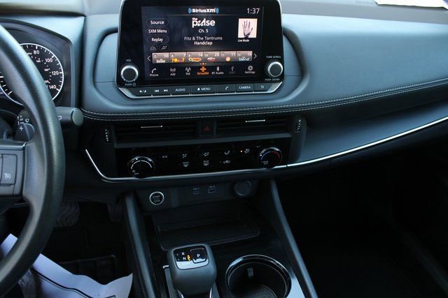 Used 2023 Nissan Rogue S image 21