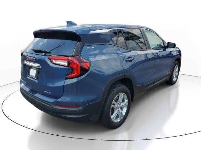 Used 2024 GMC Terrain SLE AWD/4WD image 3