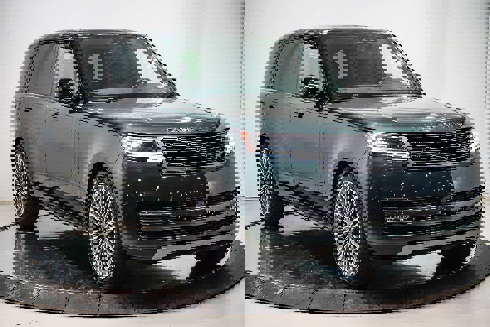 Used 2024 Land Rover Range Rover Long Wheelbase SE image 5