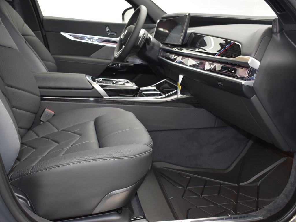 New 2026 BMW 740i w/ Executive Package image 21