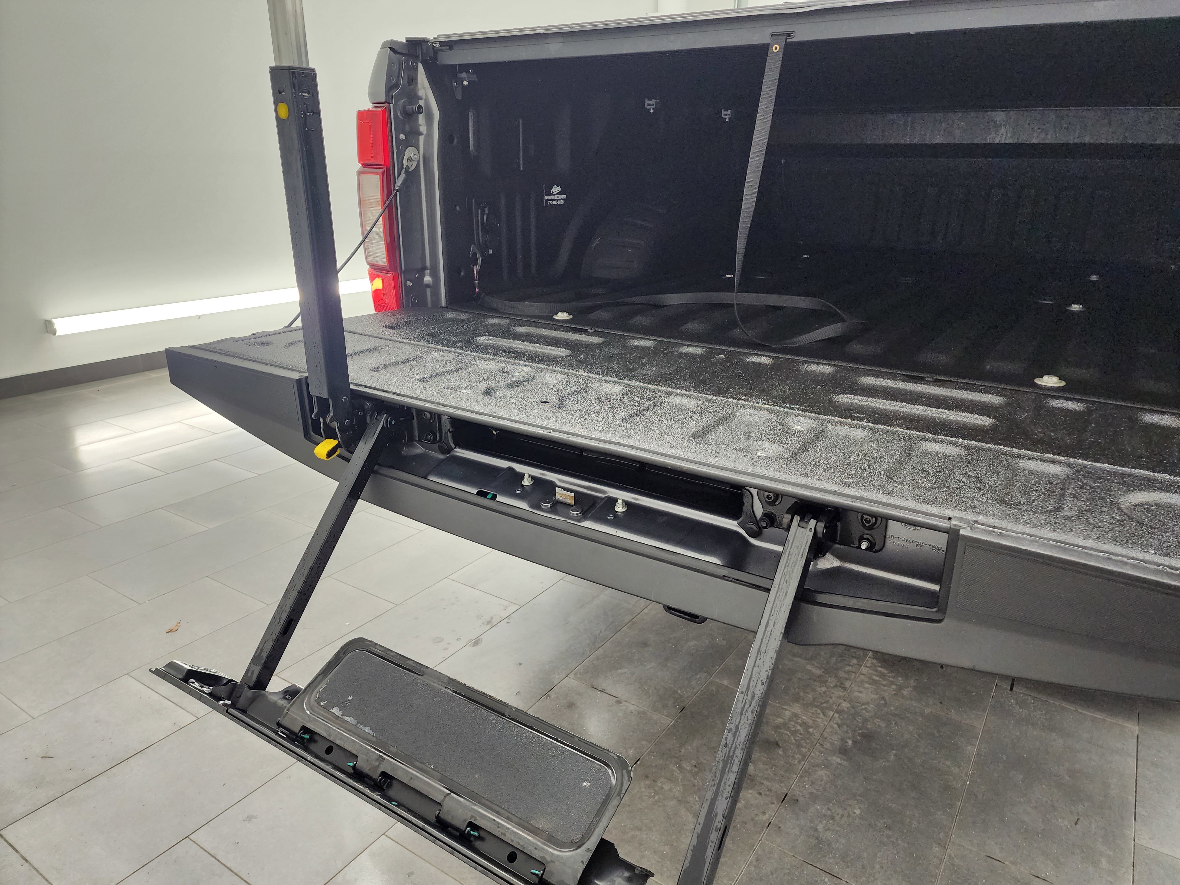 Used 2021 Ford F250 XLT w/ XLT Premium Package AWD/4WD image 33