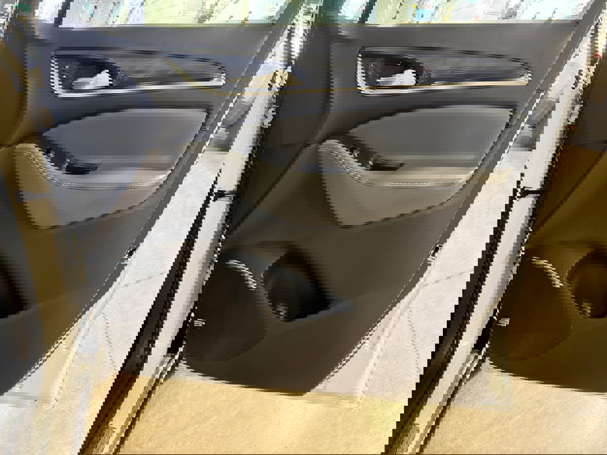 Used 2020 Buick Enclave Premium w/ Surround and Sites Package image 8