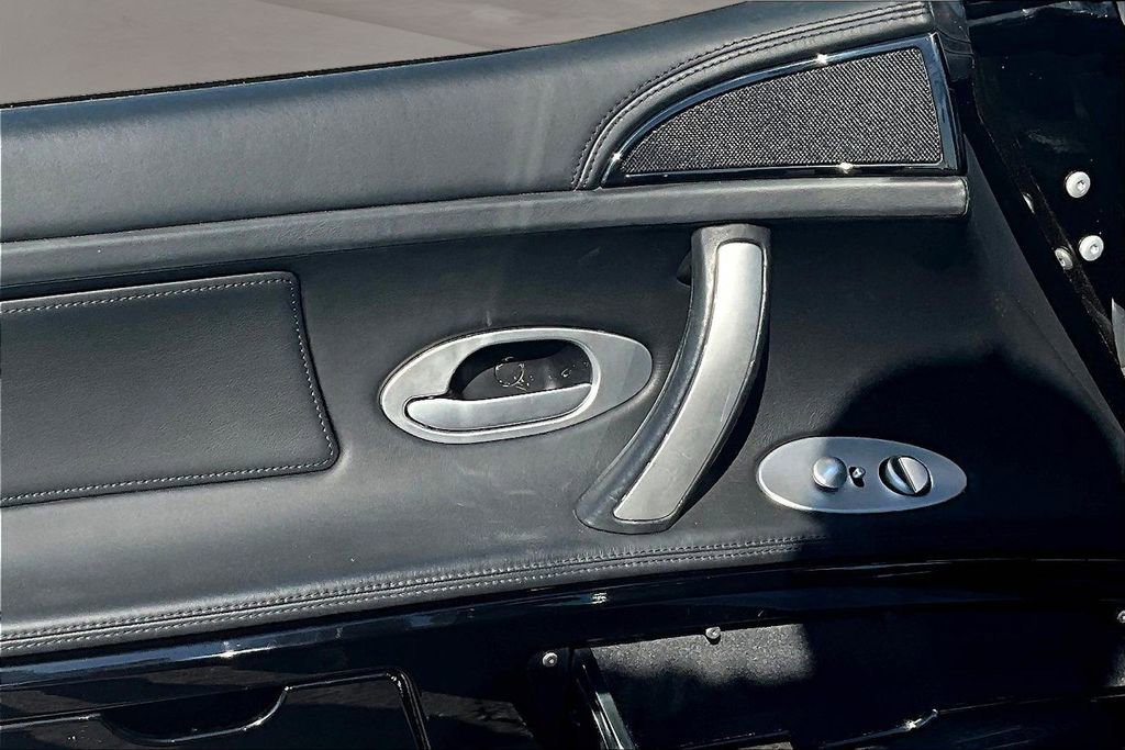 Used 2001 BMW Z8 RWD image 18