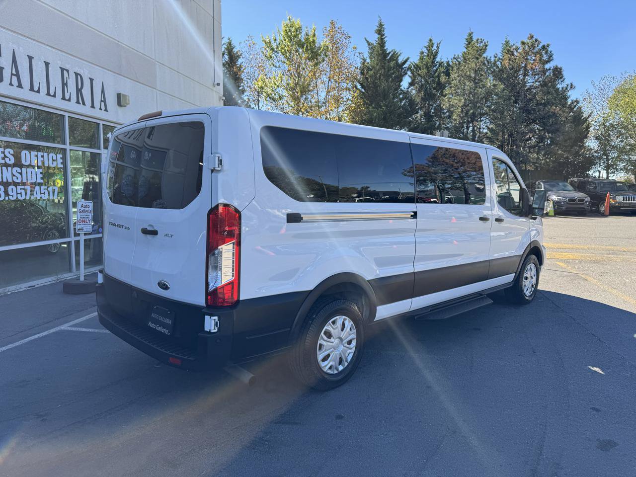 Used 2023 Ford Transit 350 XLT RWD image 5