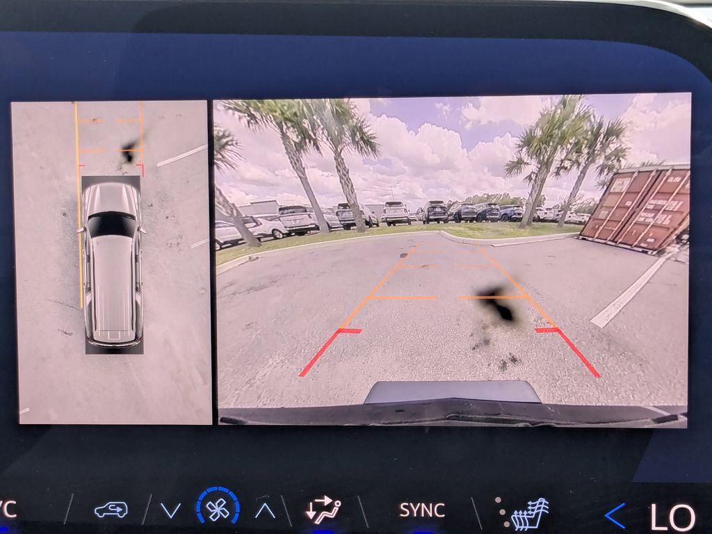 Certified 2025 Chevrolet Suburban Z71 AWD/4WD image 28