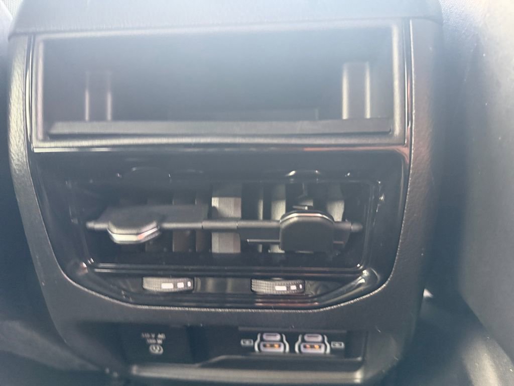 Used 2022 Jeep Grand Cherokee Altitude image 16