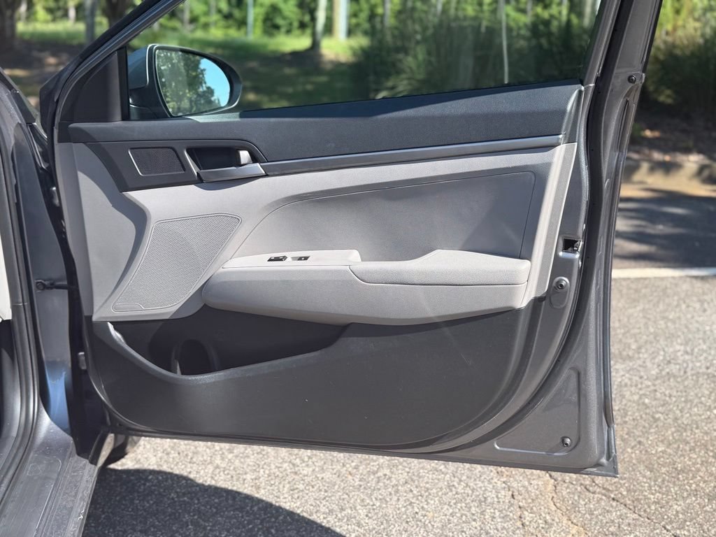 Used 2018 Hyundai Elantra SE w/ Cargo Package FWD image 14