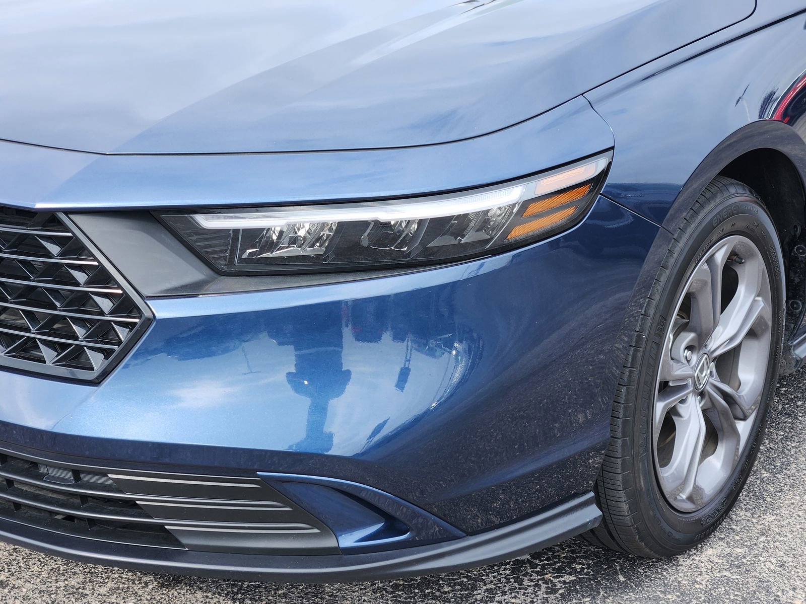 Used 2024 Honda Accord EX image 11