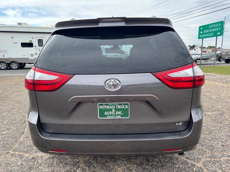 Used 2019 Toyota Sienna LE FWD image 4