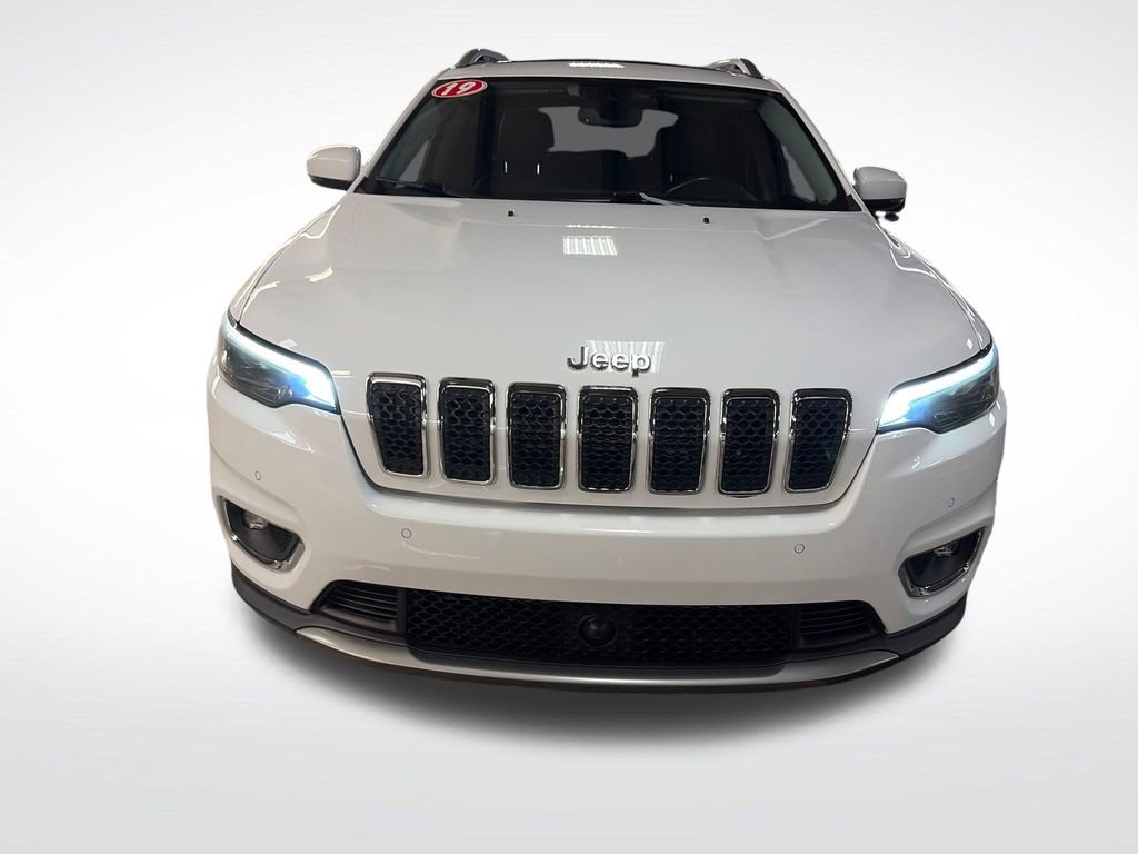 Used 2019 Jeep Cherokee Limited w/ Technology Group AWD/4WD image 12