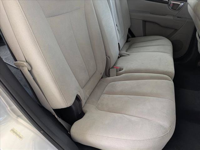 Used 2009 Hyundai Santa Fe SE FWD image 18