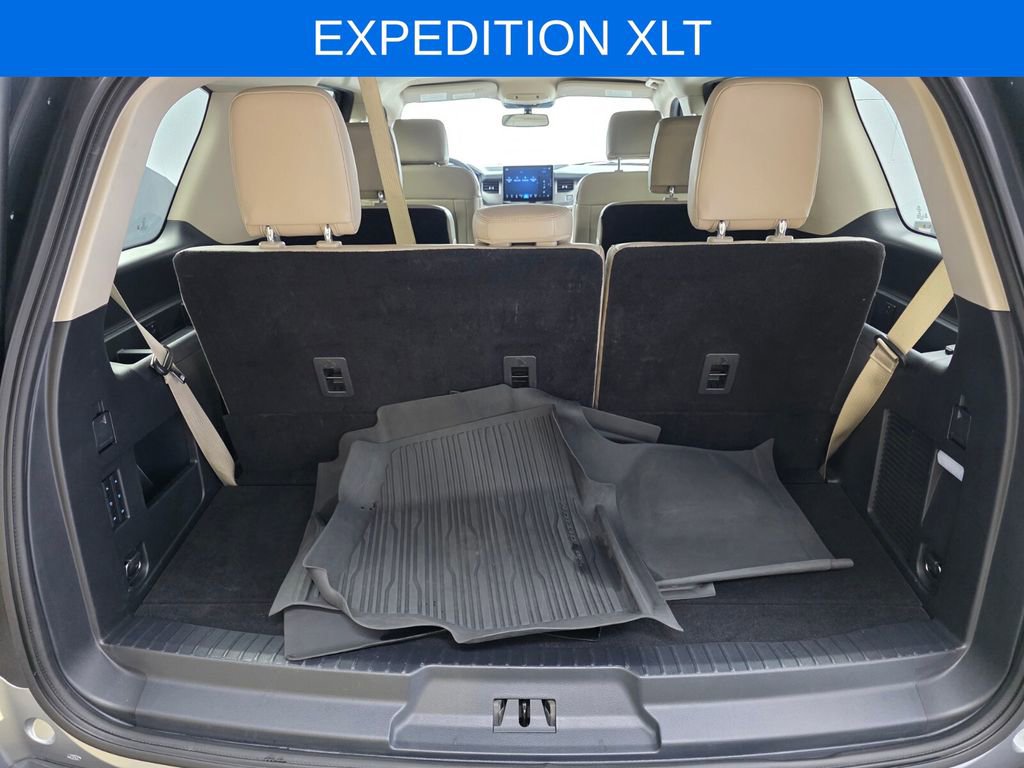 Used 2022 Ford Expedition XLT image 16