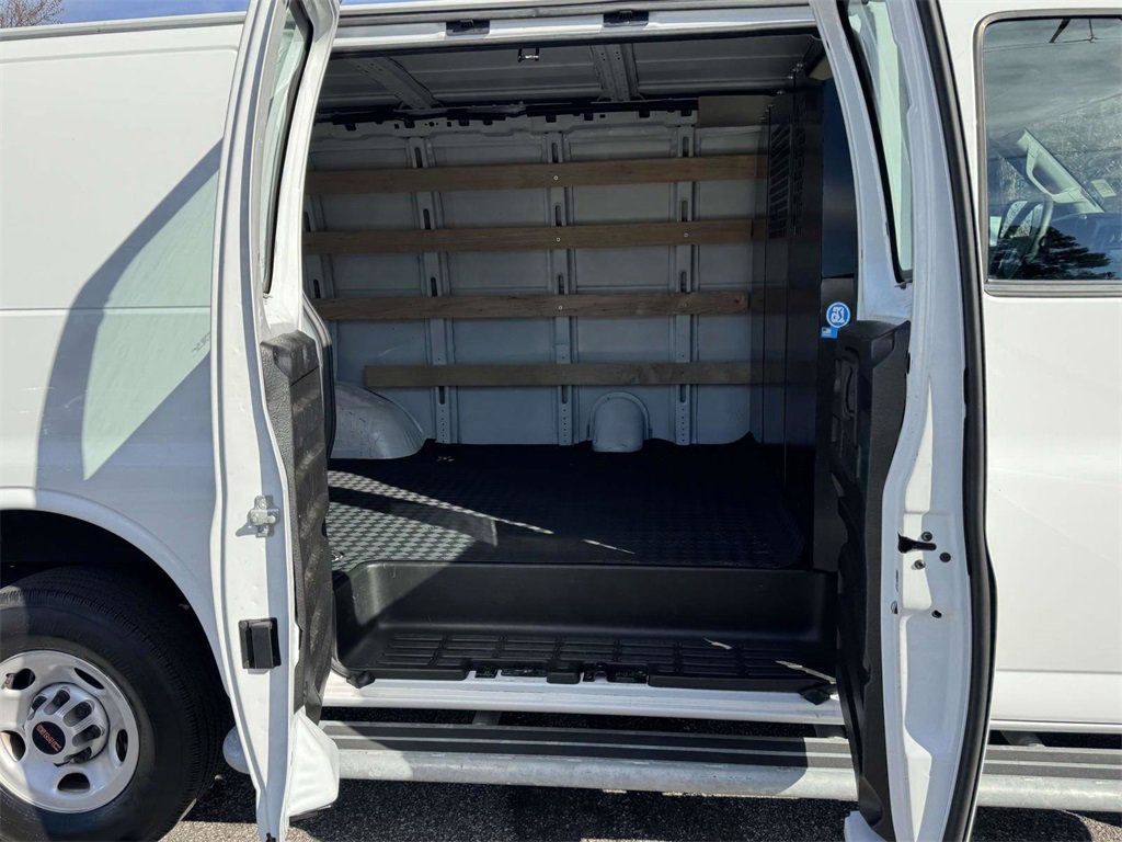Used 2024 GMC Savana 2500 Work Van w/ Driver Convenience Package image 15