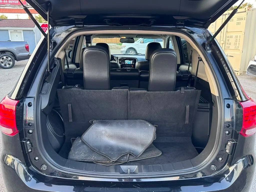 Used 2016 Mitsubishi Outlander GT AWD/4WD image 10
