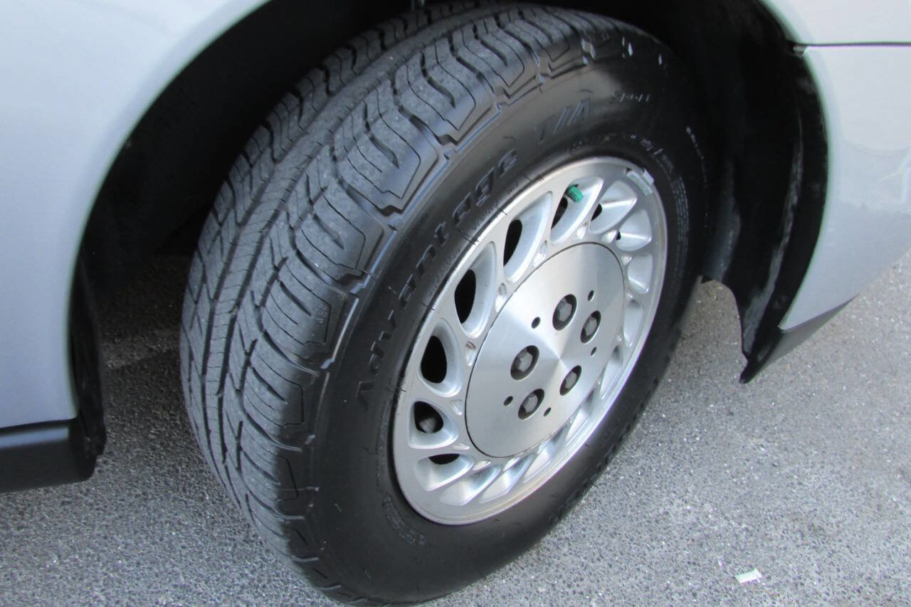 Used 2000 Saturn L-Series LS2 image 11