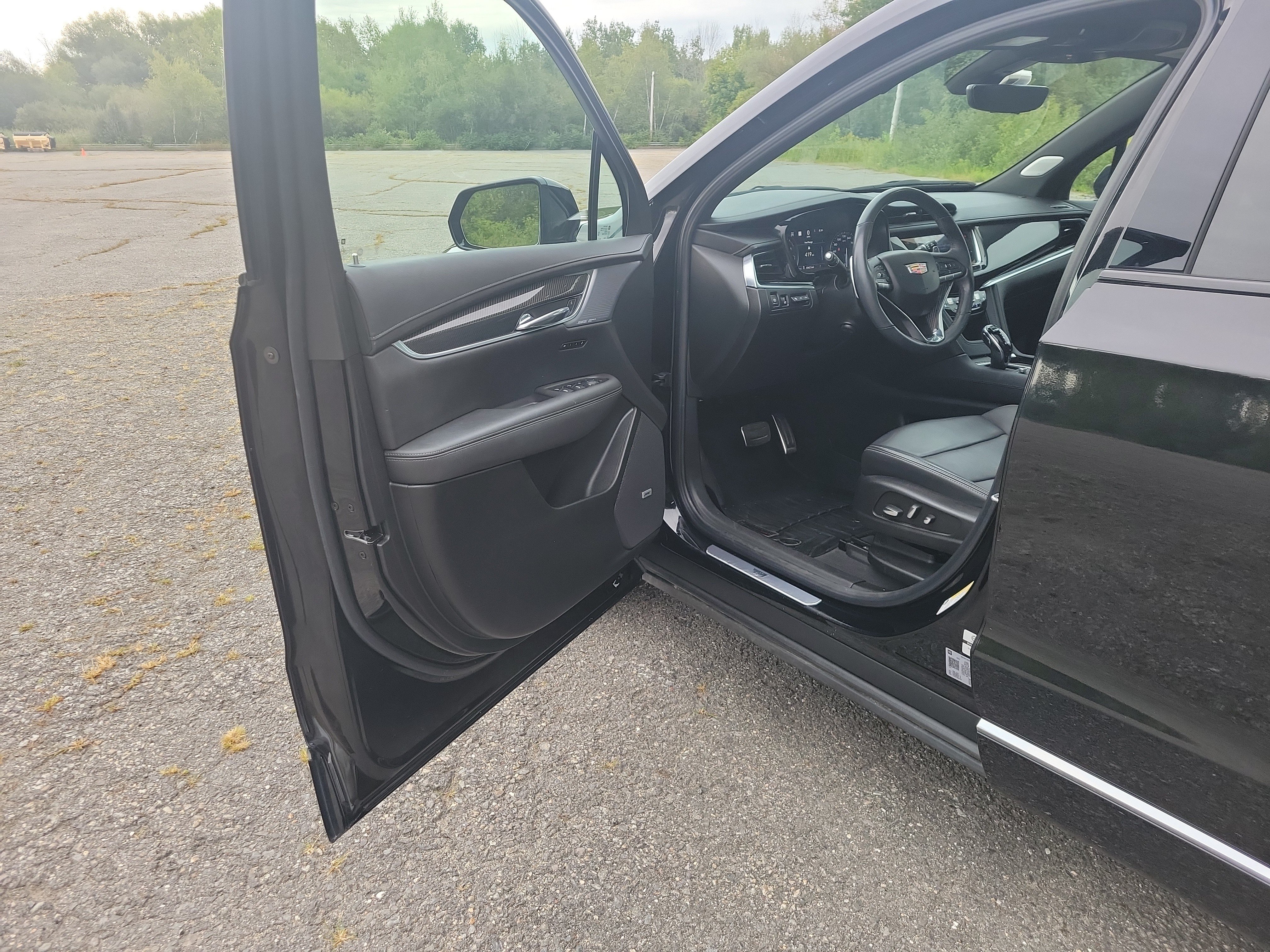 Certified 2024 Cadillac XT6 Sport w/ Technology Package AWD/4WD image 15