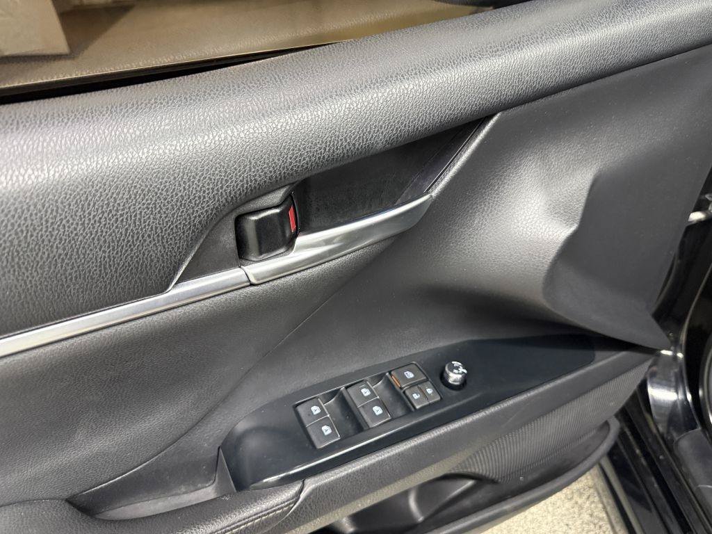 Used 2019 Toyota Camry XSE FWD image 24