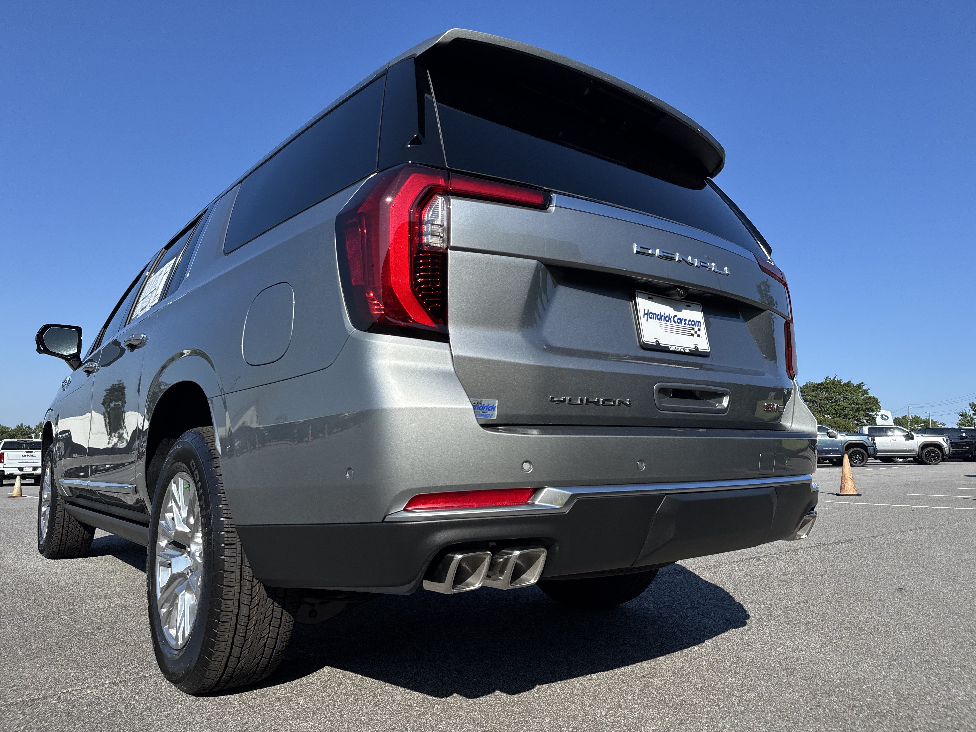 New 2026 GMC Yukon XL Denali w/ Sun & Power Step Package AWD/4WD image 8