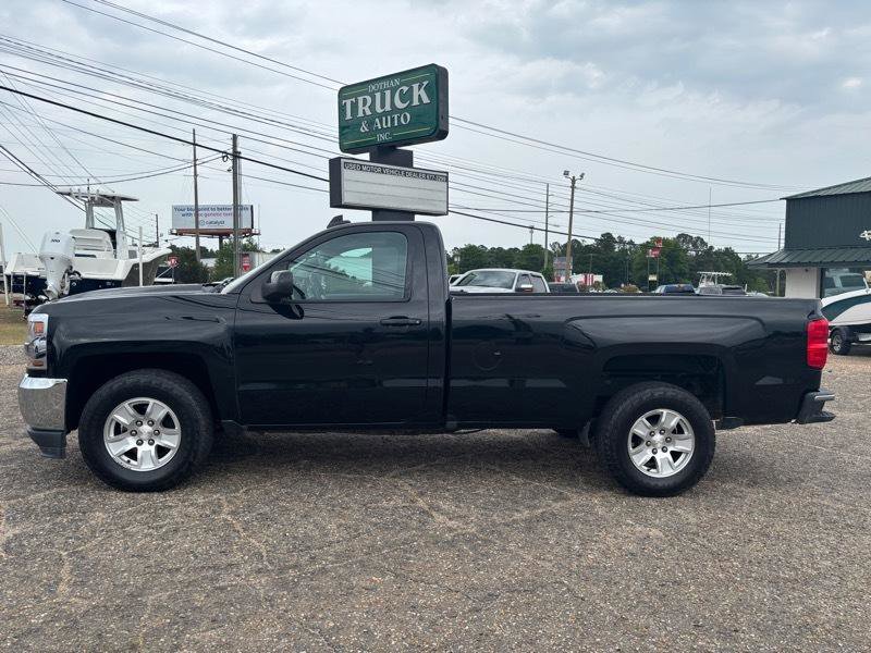 Used 2017 Chevrolet Silverado 1500 LT w/ Trailering Package RWD image 2