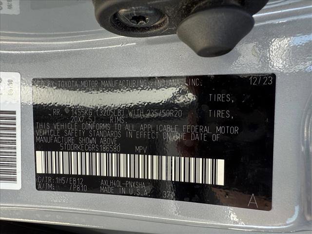 Used 2024 Toyota Sienna XSE image 15