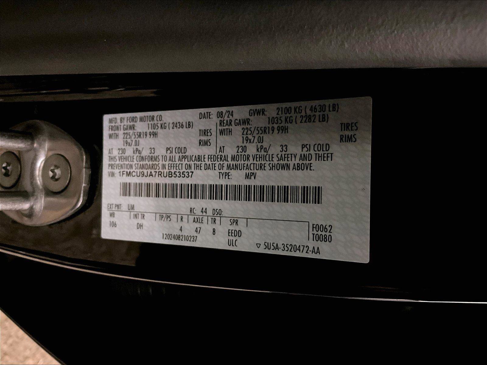 Used 2024 Ford Escape Platinum w/ Premium Technology Package AWD/4WD image 32