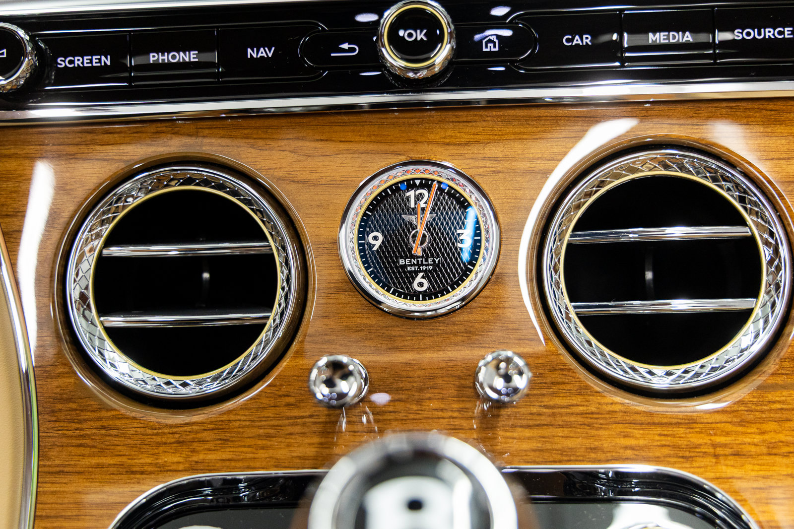 Used 2023 Bentley Continental GT Azure AWD/4WD image 43