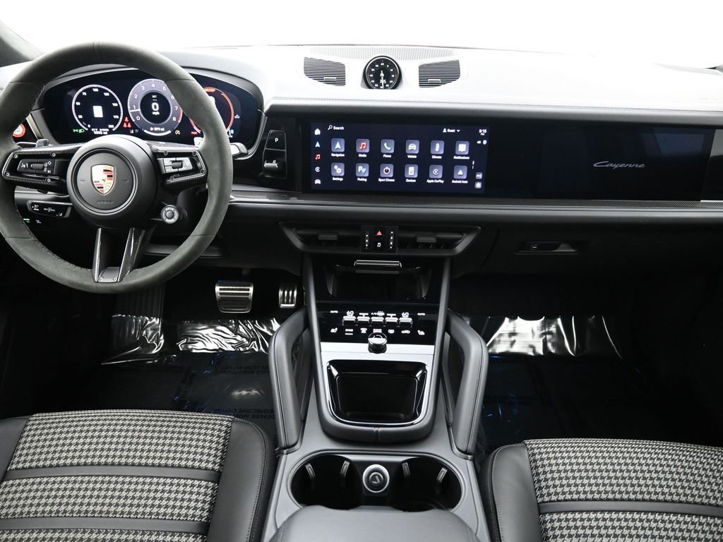 Certified 2025 Porsche Cayenne GTS image 6