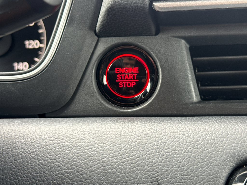 Used 2025 Honda Pilot Sport image 22