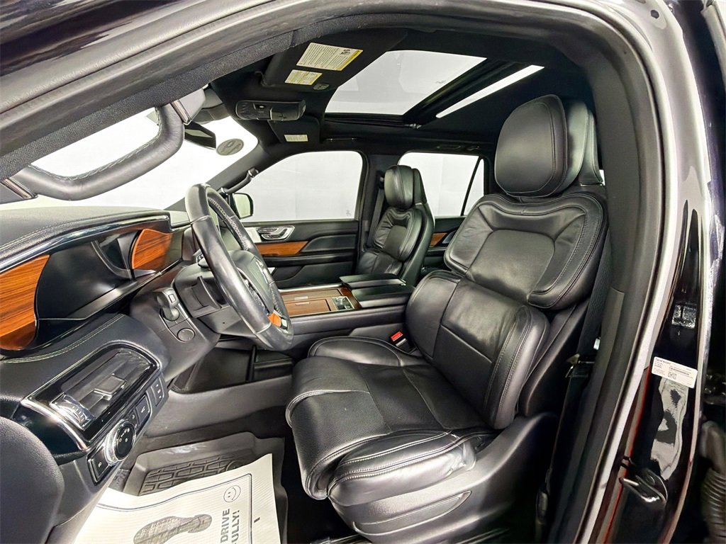 Used 2019 Lincoln Navigator L Reserve image 19