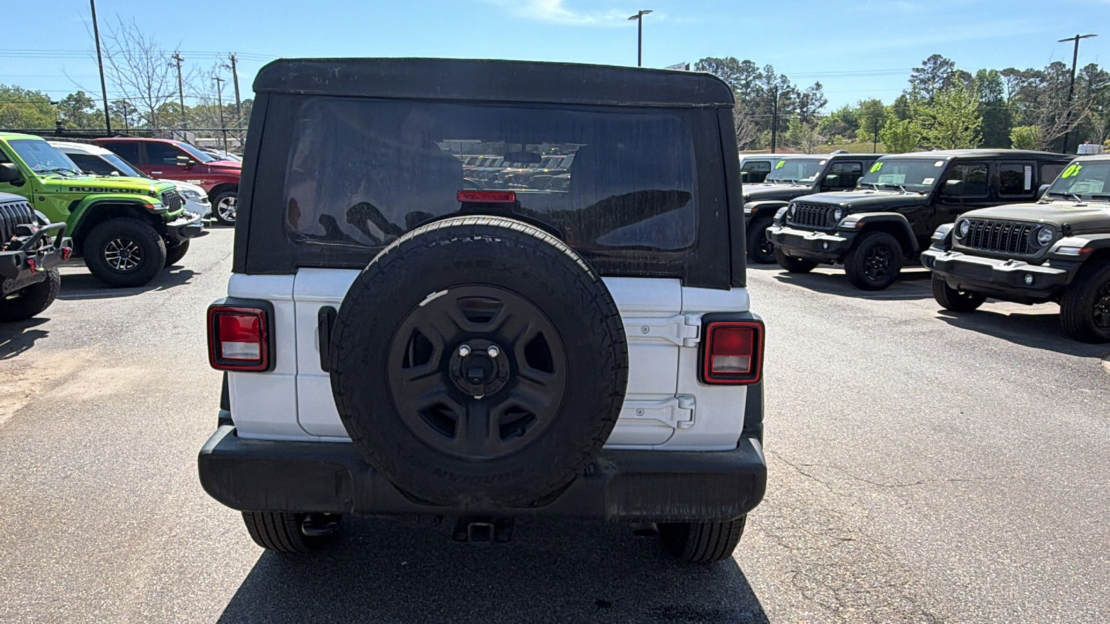 Used 2025 Jeep Wrangler Sport image 9