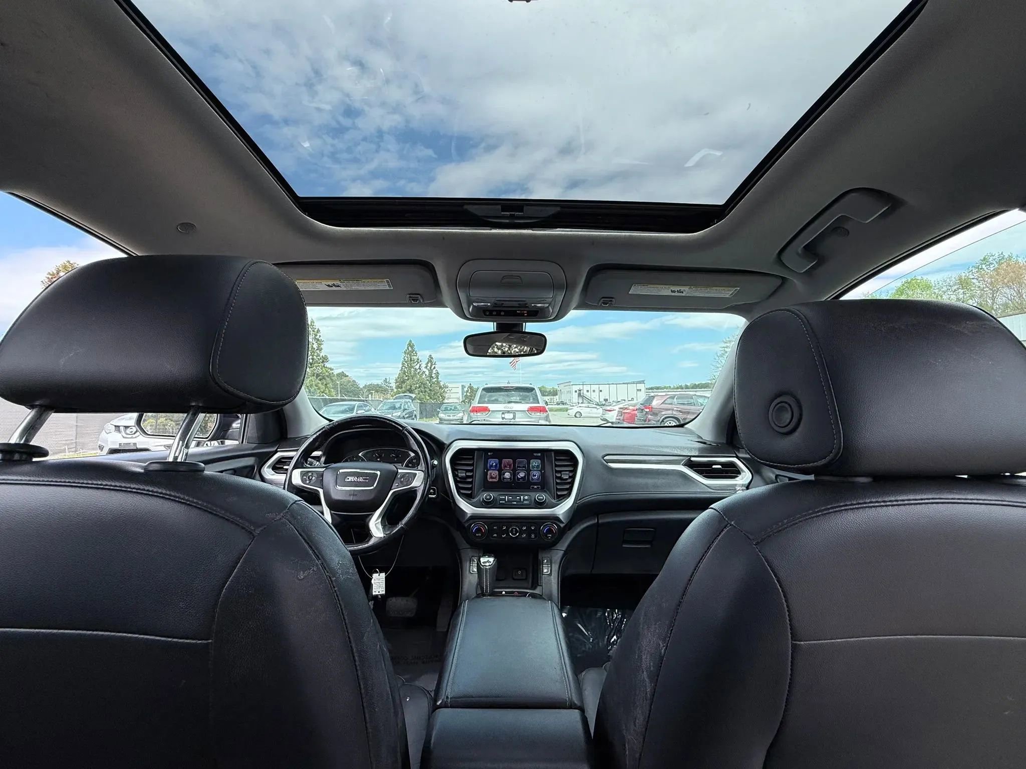 Used 2017 GMC Acadia SLT w/ LPO, Floor Liner Package image 24