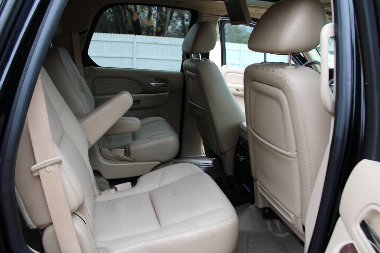 Used 2009 Cadillac Escalade AWD image 40