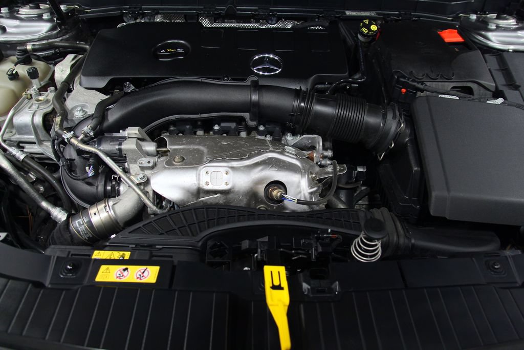 Used 2023 Mercedes-Benz GLB 250 4MATIC image 31
