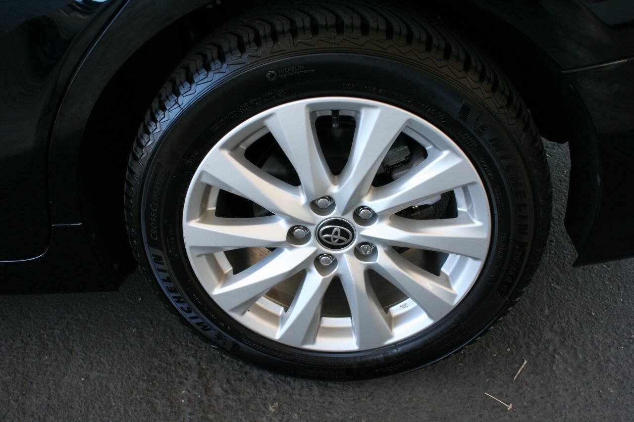 Used 2020 Toyota Camry LE w/ Convenience Package FWD image 10