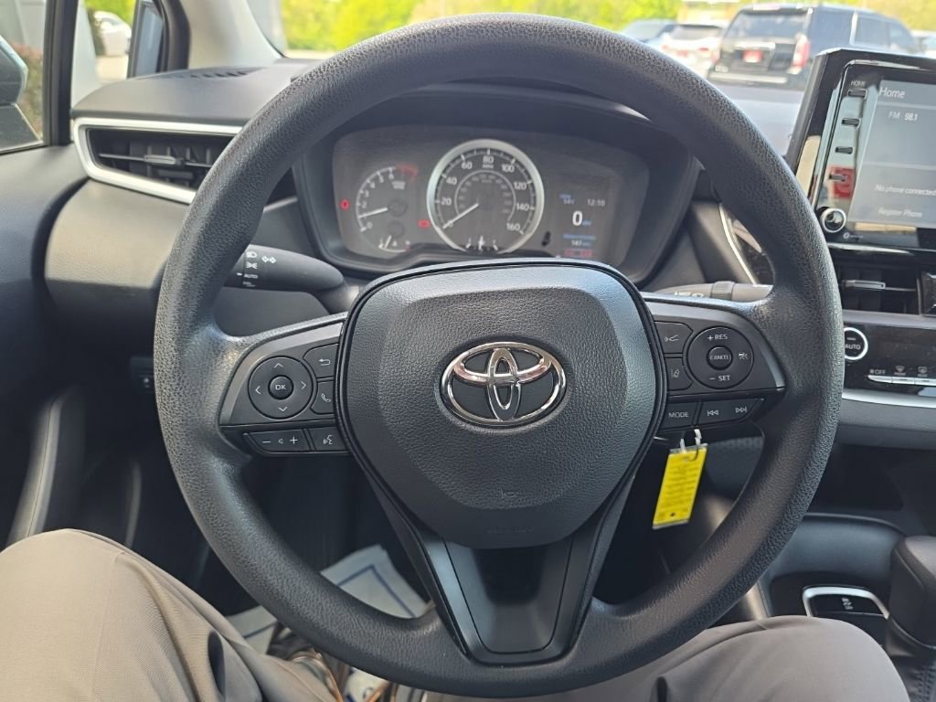 Used 2022 Toyota Corolla LE FWD image 18