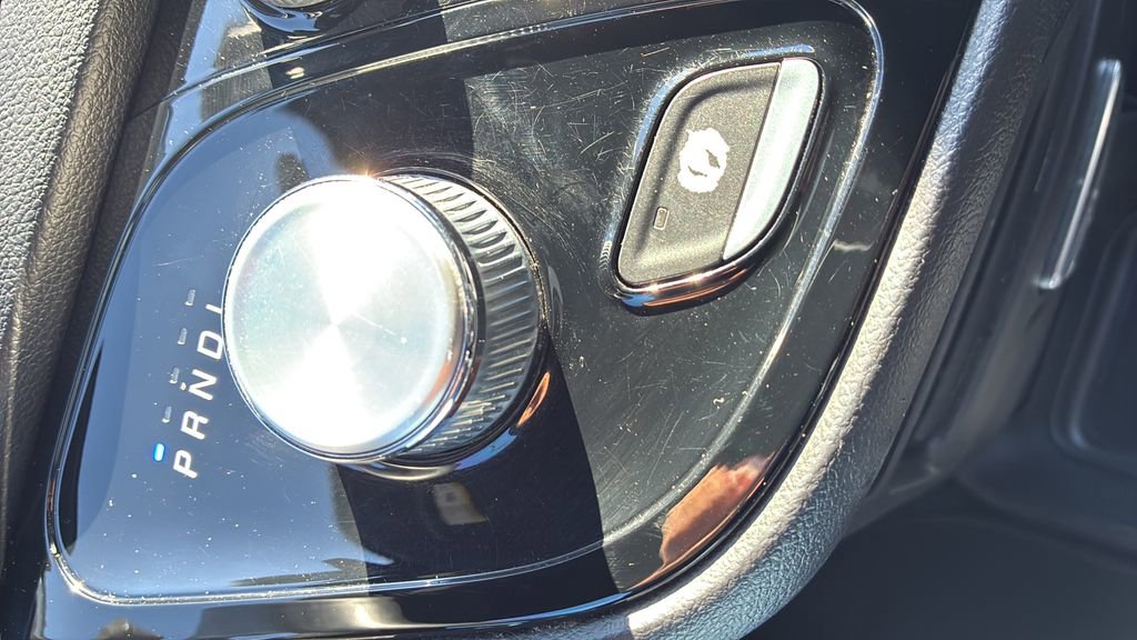 Used 2020 Chrysler Pacifica Touring w/ S Appearance Package image 32