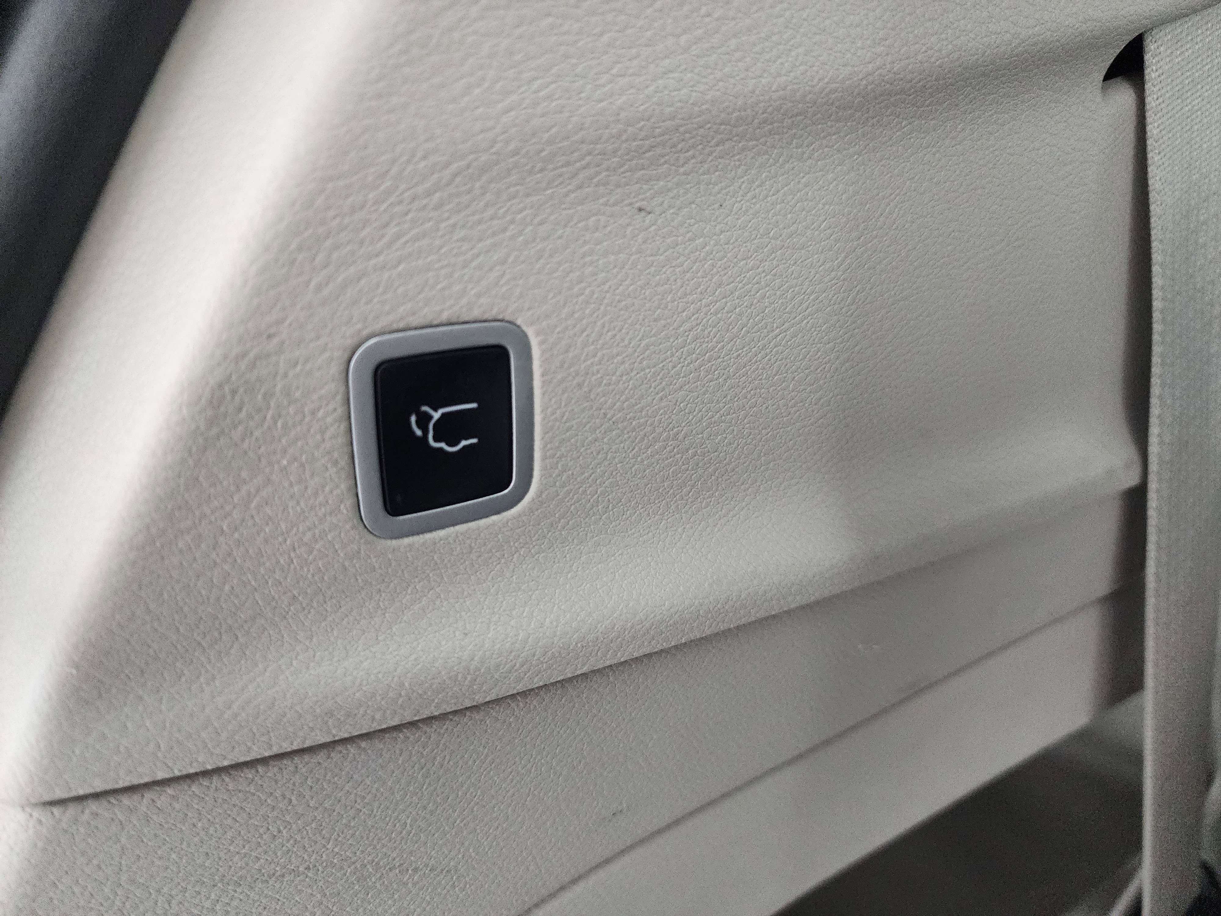 Used 2024 Chrysler Pacifica Touring-L image 31