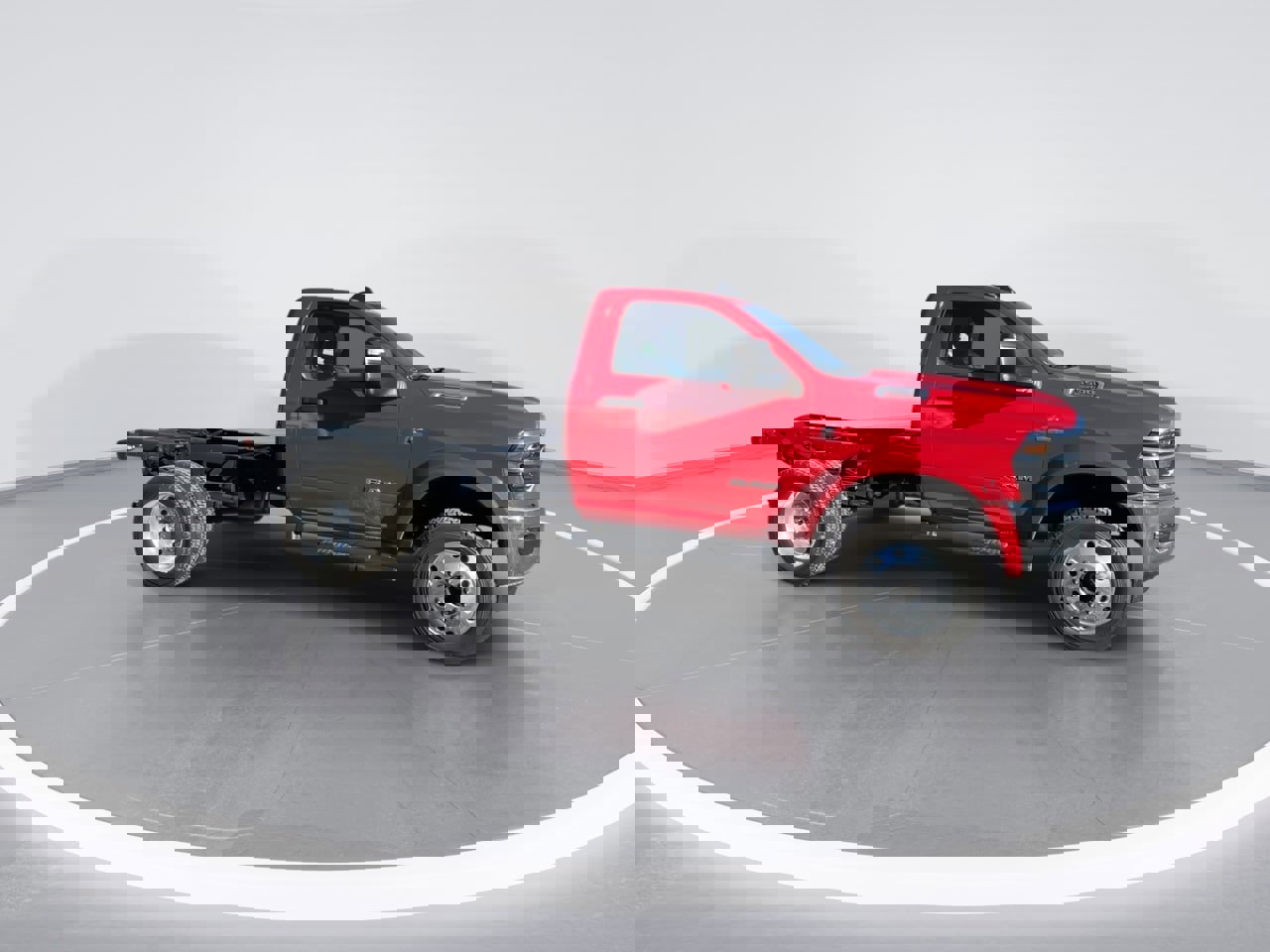 New 2026 RAM 5500 4x4 Regular Cab image 9