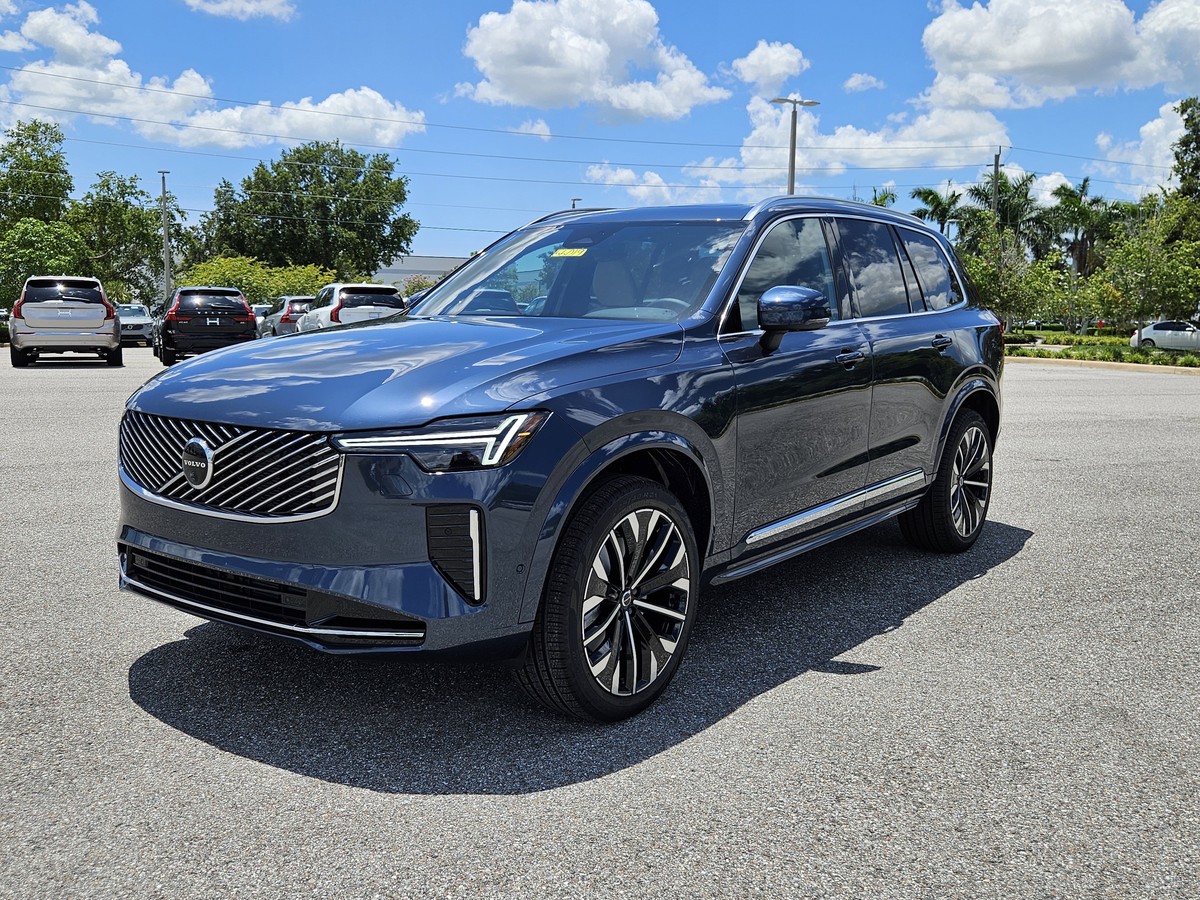 New 2026 Volvo XC90 B6 Plus image 3