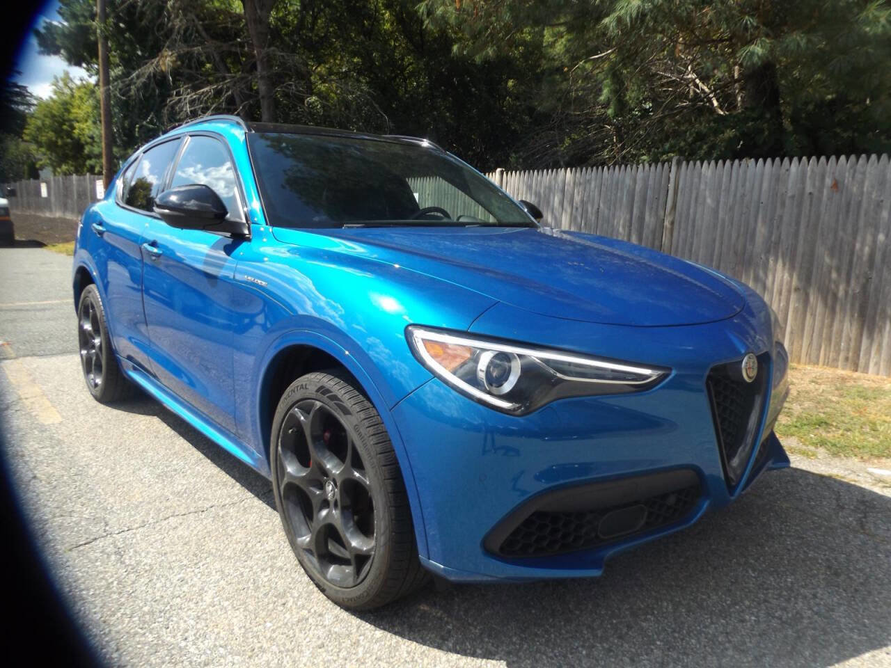 Used 2022 Alfa Romeo Stelvio Veloce image 8