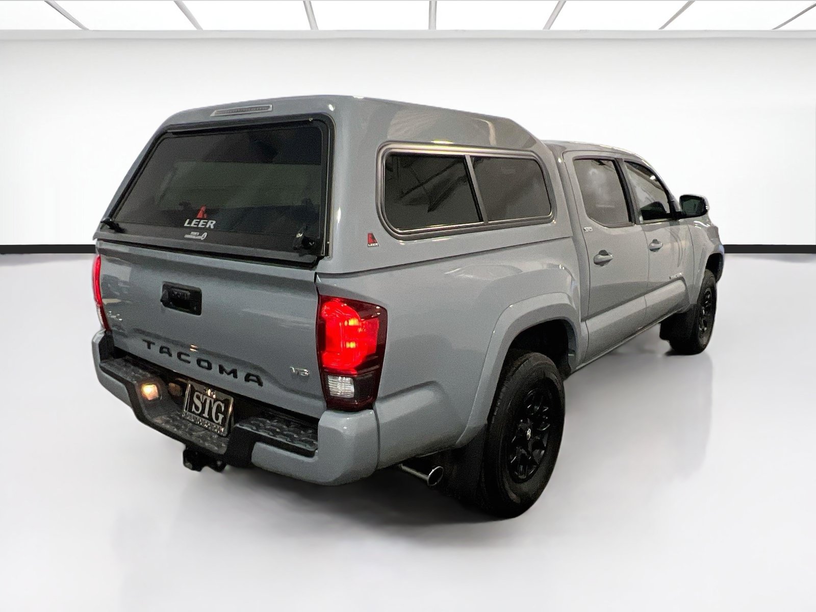 Used 2020 Toyota Tacoma SR5 w/ Technology Package AWD/4WD image 4